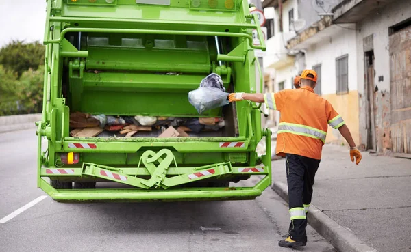 Çöp Kamyonet Çöpleri Toplayan Adam Toplum Şehir Temizlikte Geri Dönüşüm — Stok fotoğraf