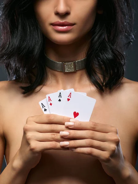 Казино Playing Cards Woman Hands Poker Ace Sexy Secret Model — стоковое фото