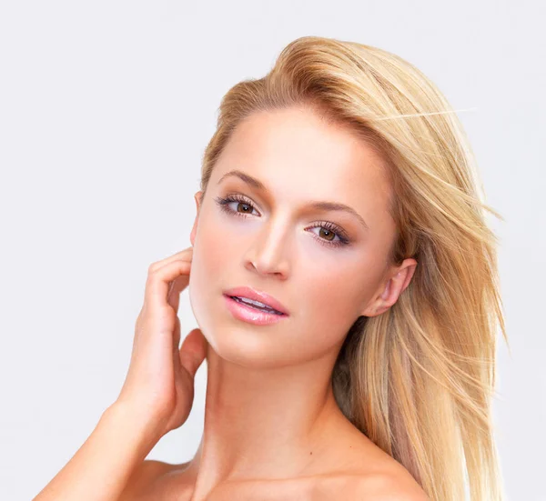 Säteilyn Luonnon Terveyden Vertaansa Vailla Muotokuva Kaunis Blondi Nainen Virheetön — kuvapankkivalokuva
