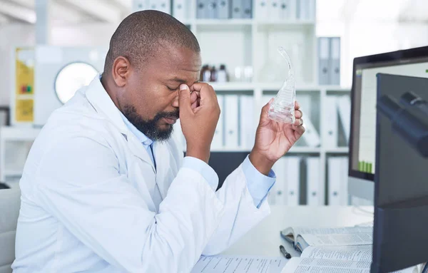 All Problem Solving Play Scientist Looking Stressed While Conducting Research — Stock Photo, Image