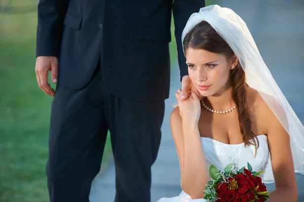 Pokol Mindig Mellettem Van Egy Gyönyörű Fiatal Menyasszony Tartotta Férjeit — Stock Fotó