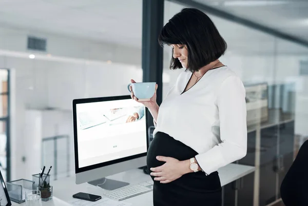 Drinking Your Favourite Tea Attractive Pregnant Businesswoman Standing Alone Office — Stock Photo, Image