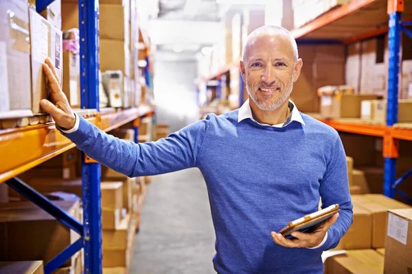 Its Here Know Portrait Mature Man Working Distribution Warehouse — Stock Photo, Image