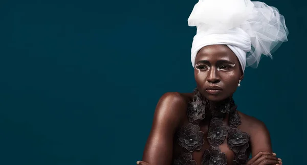 Art Mode Une Femme Noire Pensante Pour Culture Isolée Sur — Photo