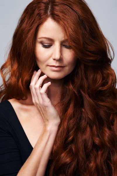 Péče Vlasy Červená Hlava Žena Studiu Pro Krásu Wellness Keratin — Stock fotografie