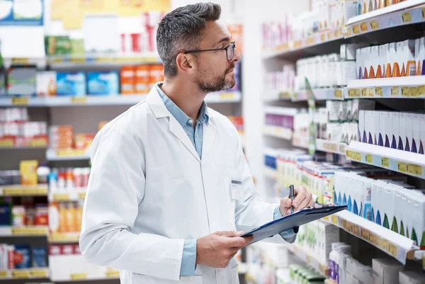 His Experience Keeps Shelves Stocked Best Mature Pharmacist Doing Inventory — Stock Photo, Image