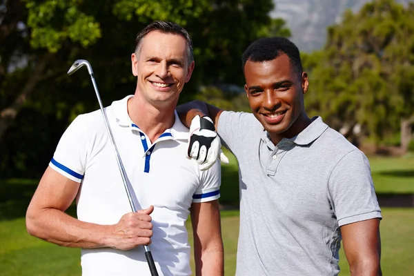 Golfa Med Min Kompis Porträtt Två Vänner Njuter Dag Golfbanan — Stockfoto