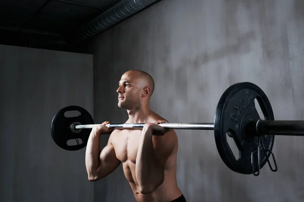 Fitness Männer Und Gewichtheben Mit Langhantel Für Training Armgymnastik Oder — Stockfoto