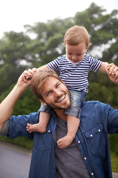 Top World Young Father His Baby Boy Enjoying Day — Stockfoto