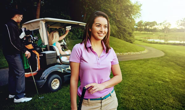 Golf Jest Nawet Lepiej Grać Razem Kobieta Grająca Golfa Przyjaciółmi — Zdjęcie stockowe