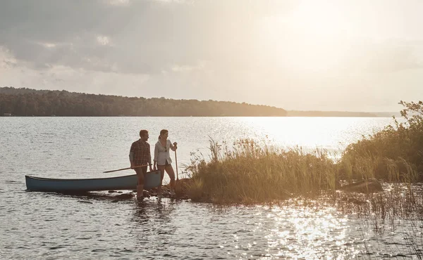 Couples Who Kayak Together Young Couple Going Canoe Ride Lake — Stock Photo, Image