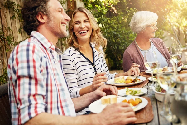 Good Food Great Life Family Eating Lunch Together Outdoors — Stock Photo, Image