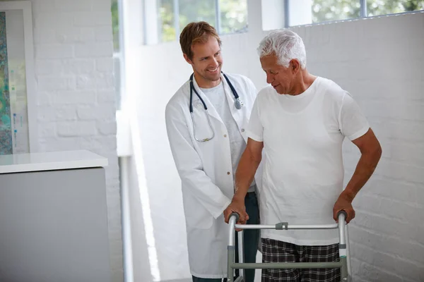 Needs Little Bit Support Male Doctor Assisting His Senior Patient — Stock Photo, Image