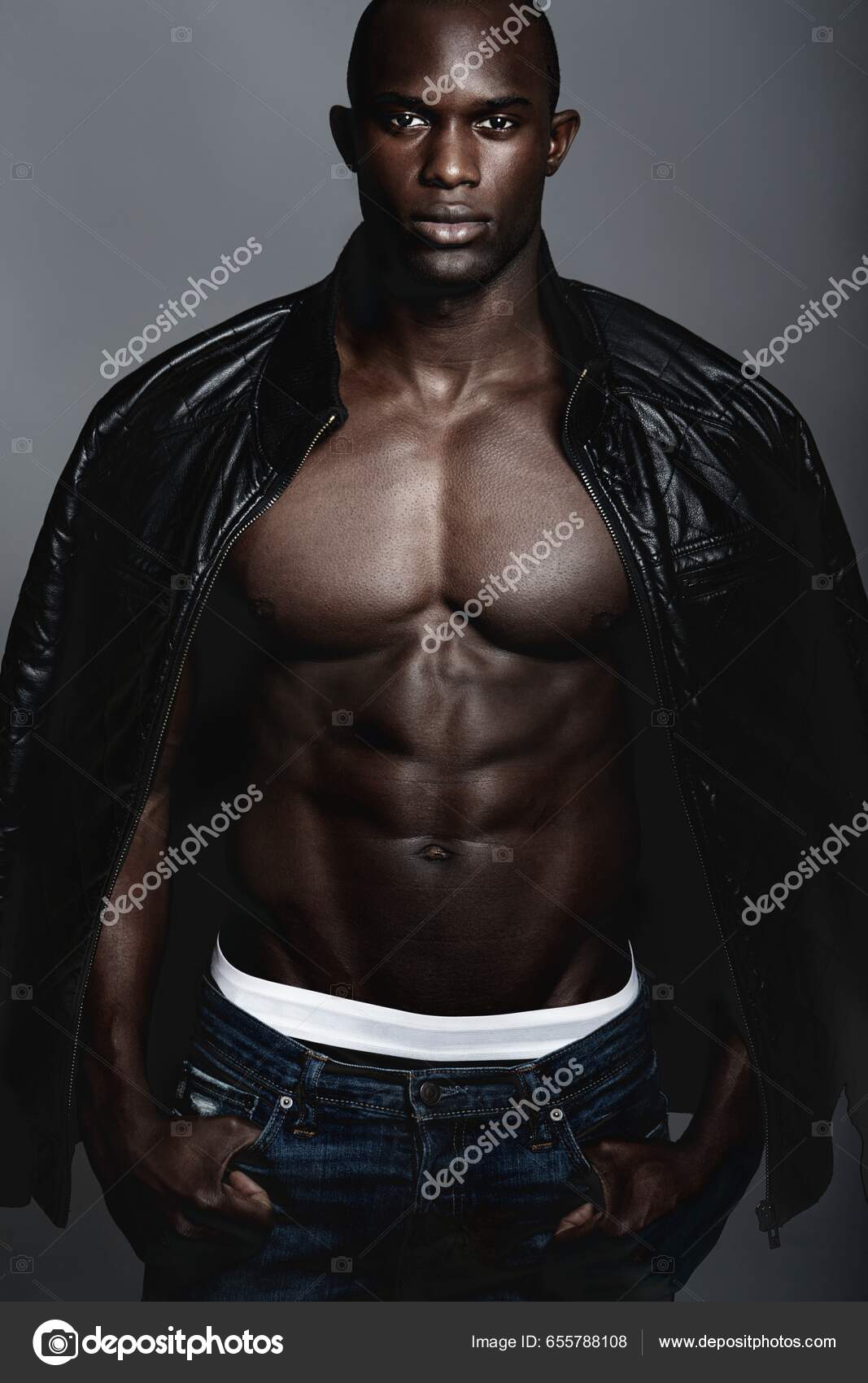 Sexy Modelo Moda Retrato Hombre Negro Una Chaqueta Aislada Sobre:  fotografía de stock © PeopleImages.com #655788108 | Depositphotos