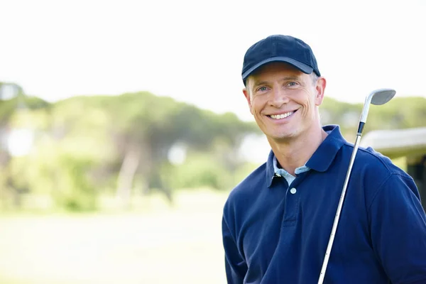Bra Runda Porträtt Lycklig Man Stående Golfbana — Stockfoto
