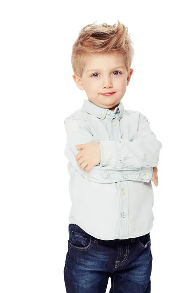 Щасливий Хлопчик Зброя Схрестилися Портреті Студії Білим Тлом Сорочкою Молоді — стокове фото