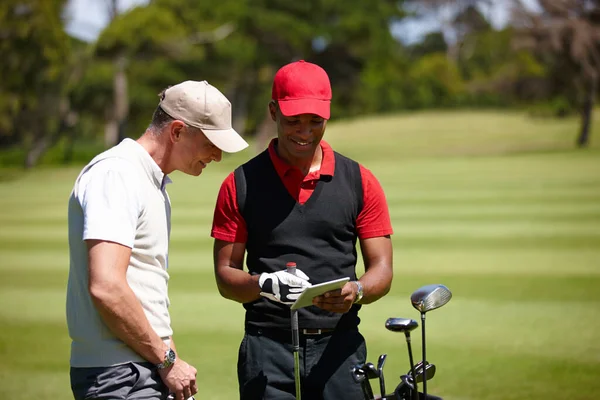 Ditt Handikapp Har Förbättrats Två Stiliga Män Njuter Dag Golfbanan — Stockfoto
