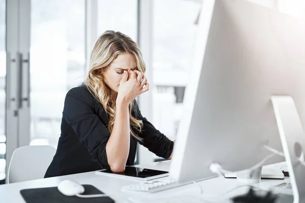 Work Stress Claims Another Victim Young Businesswoman Experiencing Stress While — Stock Photo, Image