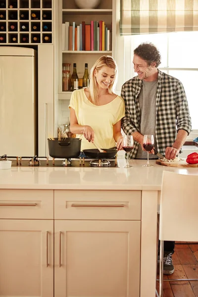 Jazzed Cooking Together Couple Cooking Meal Together Home — Stock Photo, Image