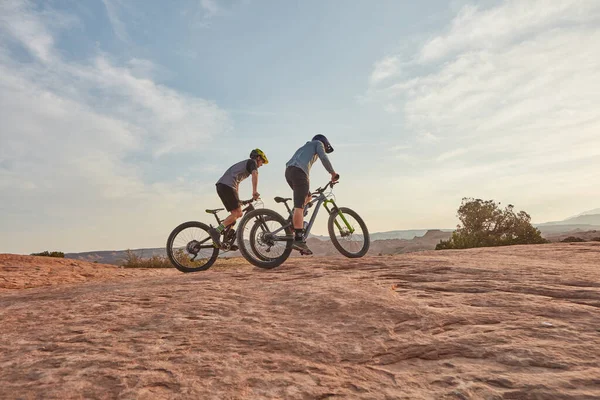 Mountain Bikers Have Most Fun Full Length Shot Two Men — Stock Photo, Image