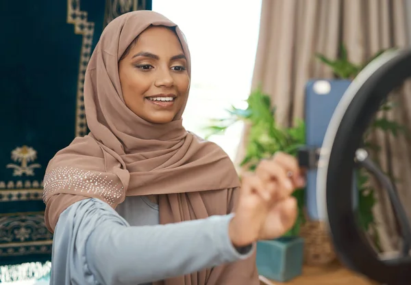 Vloggers Milhão Assinantes Foram Uma Vez Uma Jovem Mulher Muçulmana — Fotografia de Stock