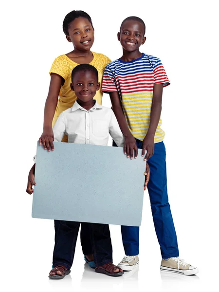 Ένα Μήνυμα Από Εμάς Στιγμιότυπο Τριών Αφρικανών Αδελφών Λευκό Πίνακα — Φωτογραφία Αρχείου