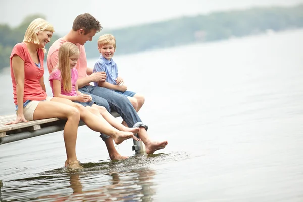Holiday Lake Family Kids Foot Water Summer Vacation Outdoor Deck — Stock Photo, Image