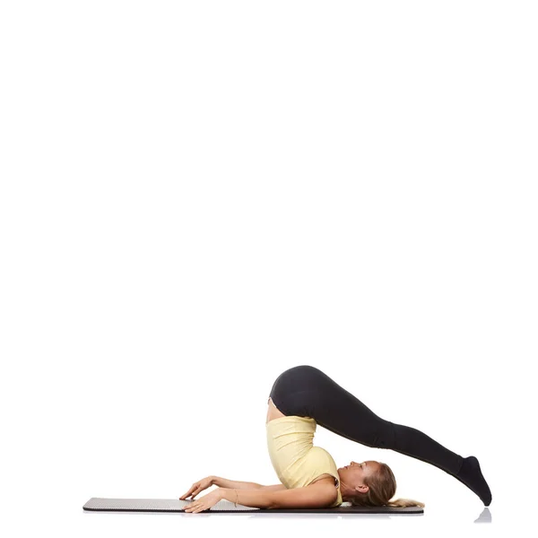 Flexibilidade Aptidão Uma Jovem Mulher Forma Deitada Costas Esticando Pernas — Fotografia de Stock