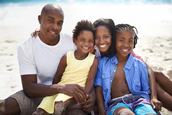 Amare Famiglia Godendo Loro Vacanza Una Amorevole Famiglia Afro Americana — Foto Stock