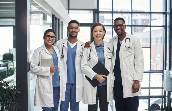 Waren Blij Dokters Zijn Een Groep Artsen Die Samen Rij — Stockfoto