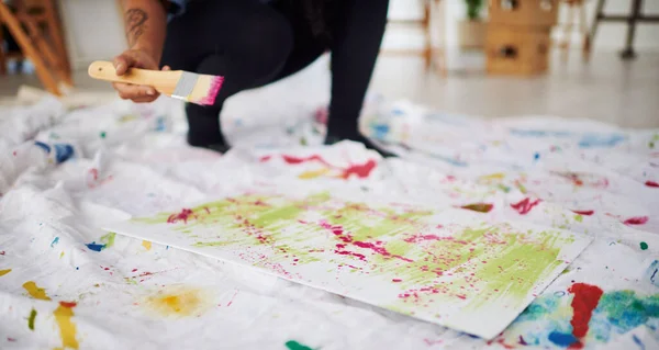 Tudo Que Você Cria Arte Uma Mulher Irreconhecível Pintando Estúdio — Fotografia de Stock