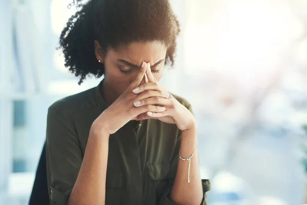 Dolor Cabeza Estrés Mujer Negocios Oficina Con Problemas Errores Trabajando —  Fotos de Stock