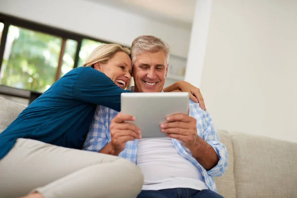 Lets See Whats Happening Weekend Mature Couple Using Digital Tablet — Stock Photo, Image