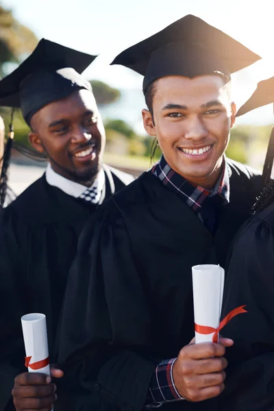 Nem Helyettesítheti Kemény Munkát Diplomaosztó Napján Együtt Álló Diákok — Stock Fotó