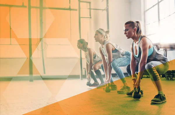 Frauen Fitness Und Fitnessraum Für Kettlebell Übungen Workout Oder Training — Stockfoto