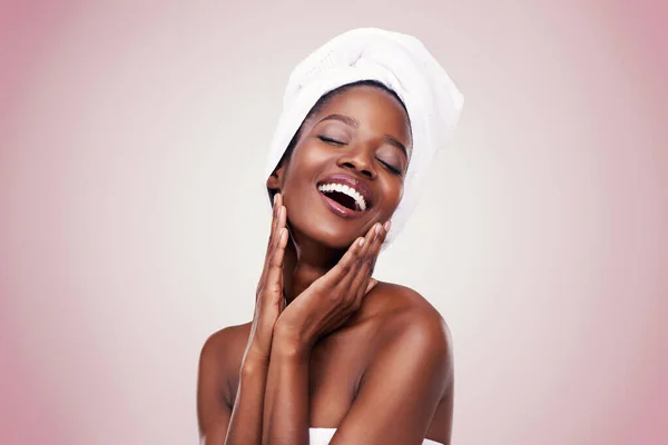 Embrace Your Divinity Studio Shot Beautiful Young Woman Wearing Towel — Stock Photo, Image