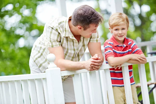 Father Son Young Boy His Father Sharing Some Quality Time — Stock Photo, Image