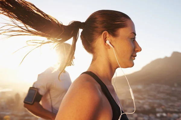 Схід Сонця Стримінг Жінка Бігають Вправи Або Ранкові Тренування Здоров — стокове фото