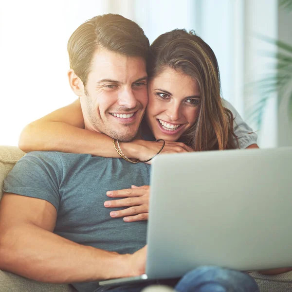 Watching Movies Idea Perfect Weekend Affectionate Young Couple Using Laptop — Stock Photo, Image