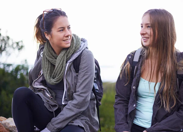 Det Var Fantastisk Vandring Två Unga Kvinnor Njuter Naturen Medan — Stockfoto