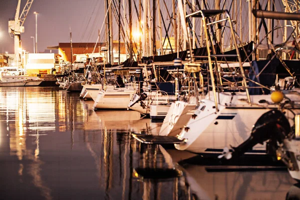 Boot Sonnenuntergang Und Yacht Auf Dem Wasser Hafen Für Reisen — Stockfoto