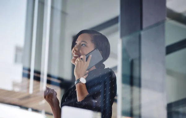 She Never Steps Away Opportunity Arises Young Businesswoman Talking Cellphone — Stock Photo, Image