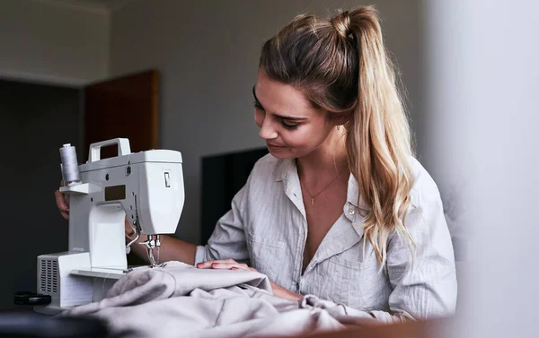 Někdy Jsem Strávil Celé Dny Designu Mladá Módní Návrhářka Pomocí — Stock fotografie