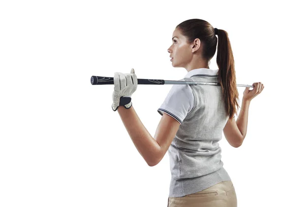 高尔夫和后背的妇女在工作室与铁 金属或钢俱乐部设备的游戏 高尔夫球手的体格 手套和职业女子高尔夫球手 用于与白人背景隔离的高尔夫球比赛 — 图库照片