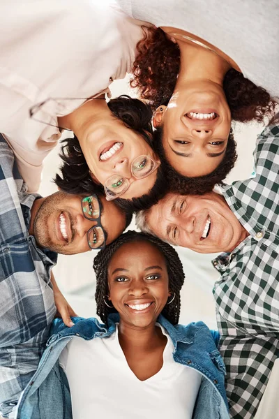 Lagsolidaritetens Ansikt Lavvinkelportrett Gruppe Kreative Sammenvevd Enhet – stockfoto