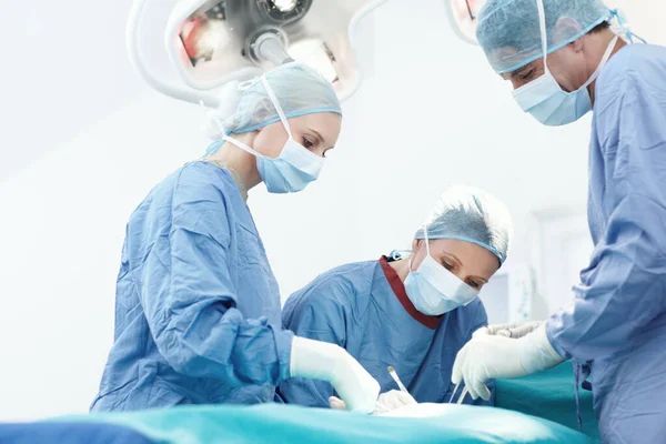 Taking Our Time Ensure Everything Perfect Group Surgeons Operating Patient — Stock Photo, Image