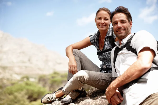 Turistika Aktivita Kterou Spolu Rádi Dělají Dva Turisté Usmívají Při — Stock fotografie