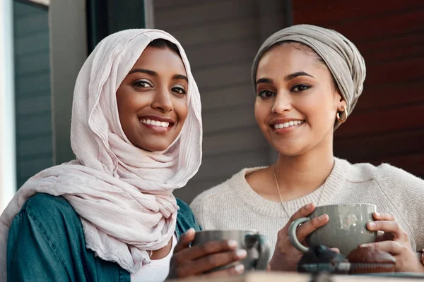 Amigos Café Retrato Mulheres Muçulmanas Café Para Sorrir Comida Social — Fotografia de Stock