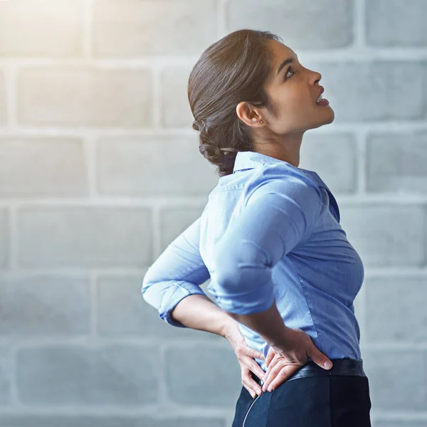 Dolor Espalda Estrés Oficina Mujer Negocios Con Lesiones Musculares Riesgo —  Fotos de Stock