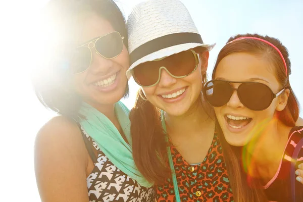 Friends Make Every Day Feel Spring Break Closeup Shot Group — Stock Photo, Image